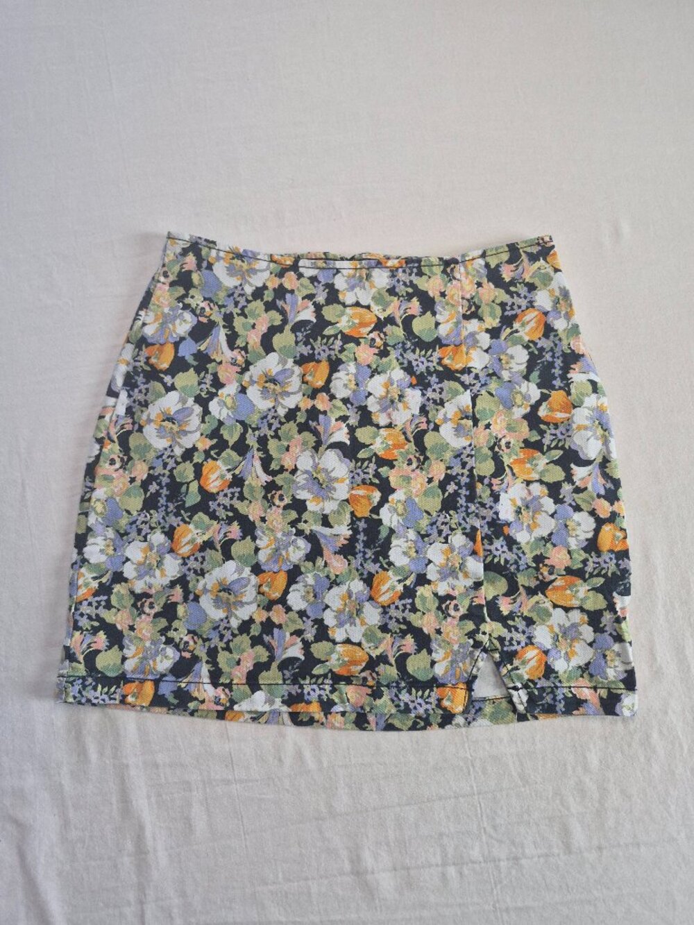 Wild Fable Floral mini size 4